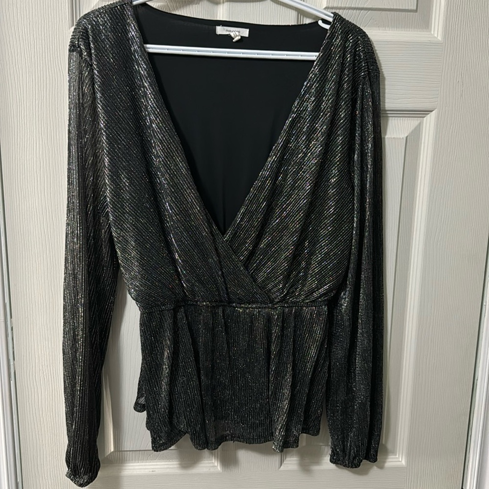 Beautiful black/silver top
